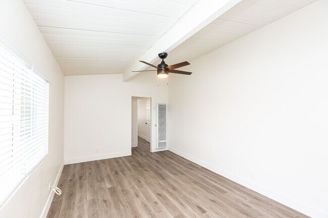 Building Photo - *** OCEANSIDE OASIS 2/1 WITH GARAGE, NEWLY...