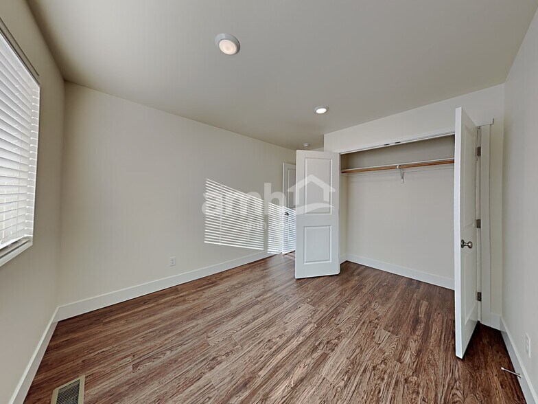 Building Photo - 1708 194th St Ct E