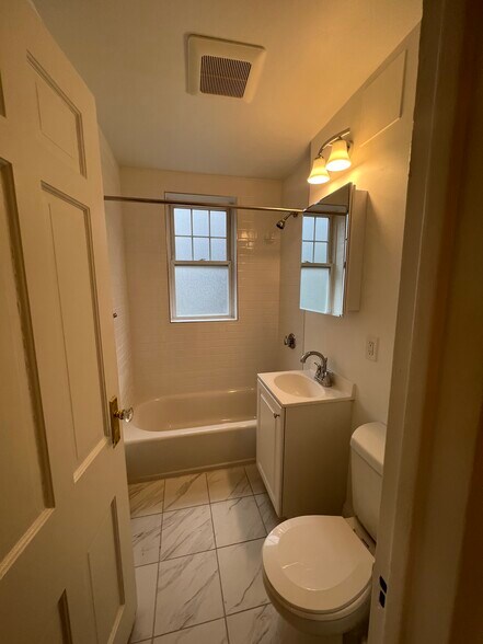 Building Photo - 75 Kilsyth Rd