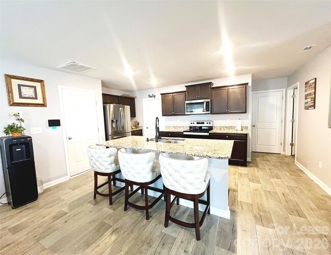 Building Photo - 3044 Winesap Dr
