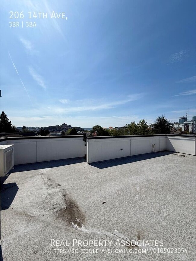 Building Photo - 206 14th Ave