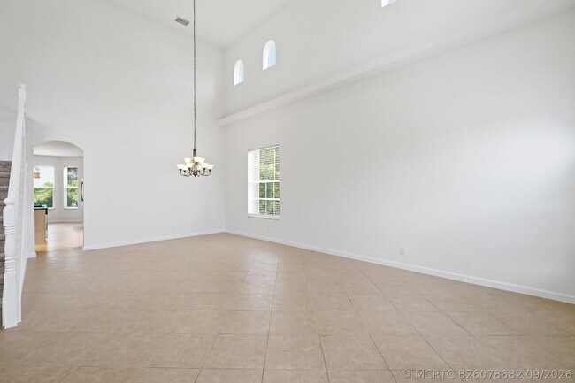 Building Photo - 5513 SW Windward Way