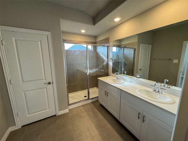 Building Photo - 2110 Dunbar Dr