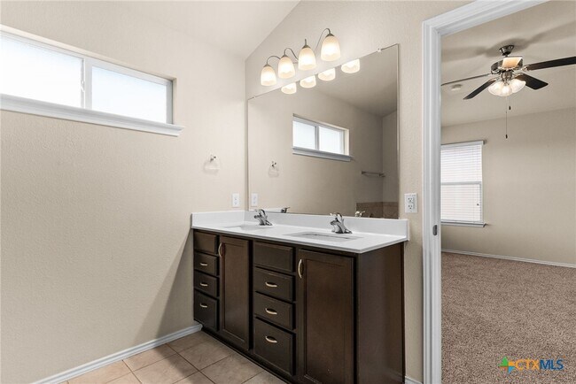 Building Photo - 9606 Glynhill Ct