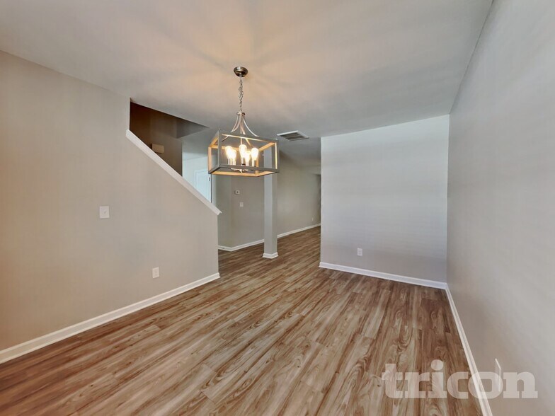 Building Photo - 1908 Northrop Dr