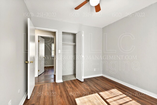 Building Photo - 2421 Lindsay Ave