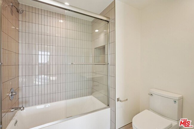 Building Photo - 10431 Santa Monica Blvd