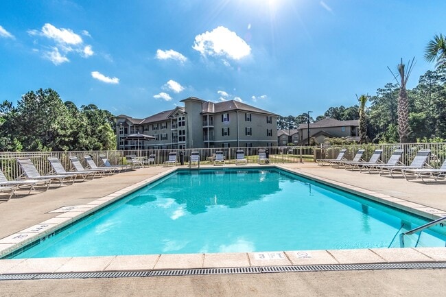 Building Photo - Beautiful 2 Bedroom Apartment in Fort Walton Beach!