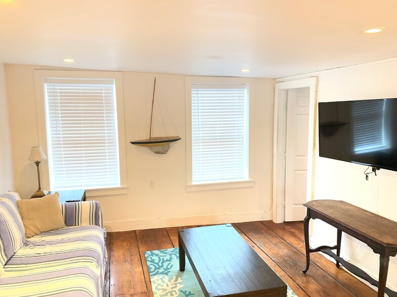 Building Photo - 30 Broadway