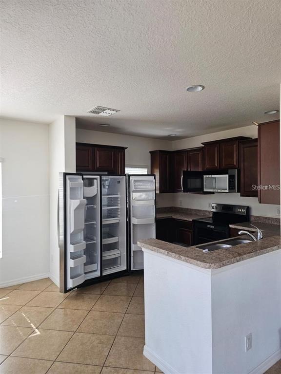 Building Photo - 2929 Sunstone Dr