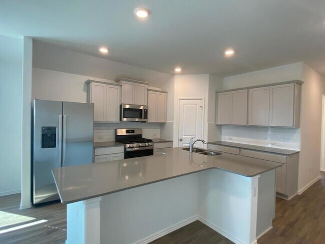 Building Photo - 211 Blue Springs Pass