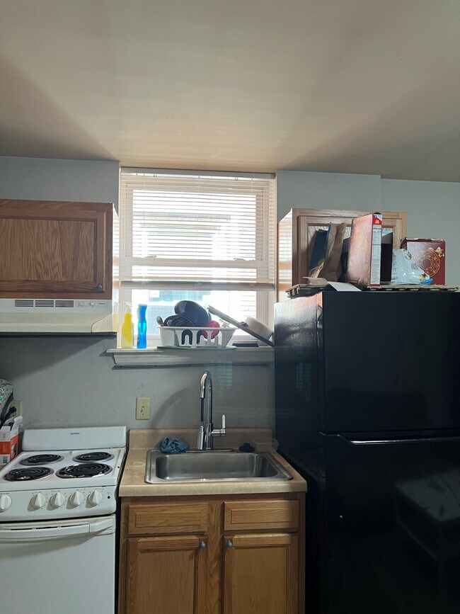 Building Photo - 1727 W Montgomery Ave