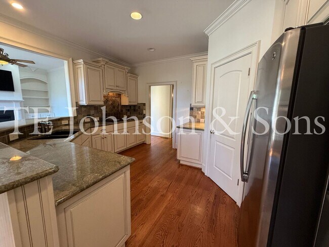 Building Photo - 5540 Brookberry Farm Rd
