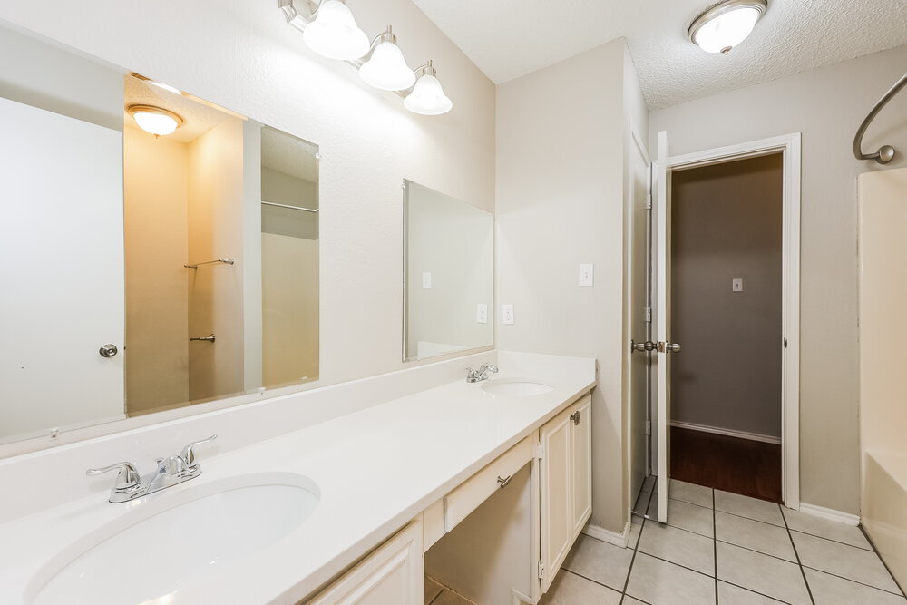 Building Photo - 512 Blue Haze Dr