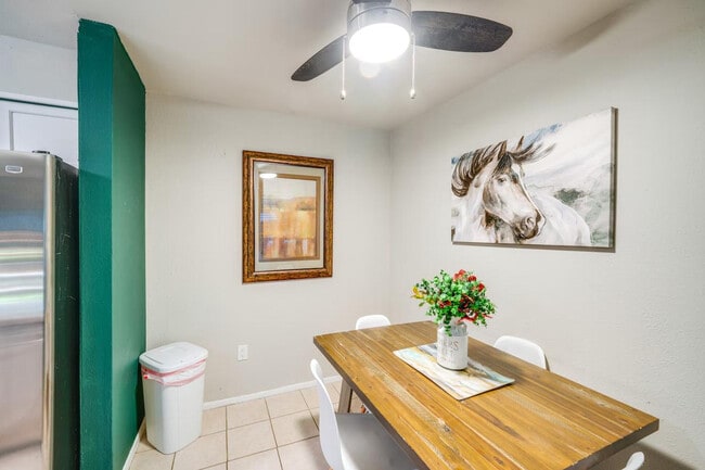 Building Photo - 6900 Skillman St