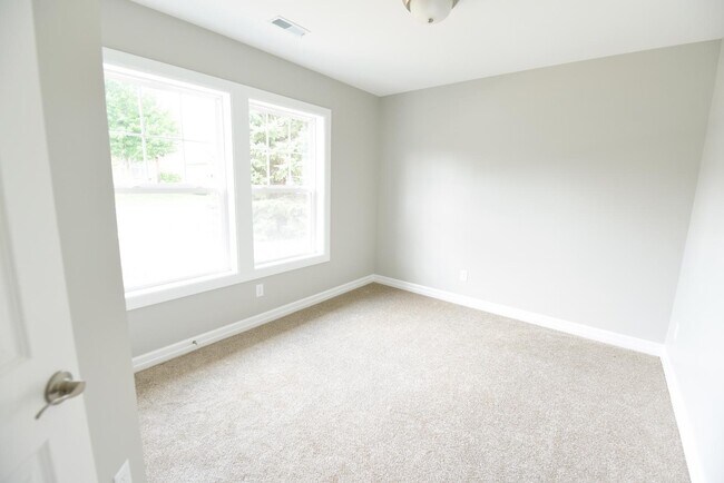 Building Photo - 1750 Meadowlark Ln