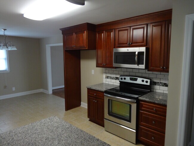 Building Photo - 5773 Gumtree Rd