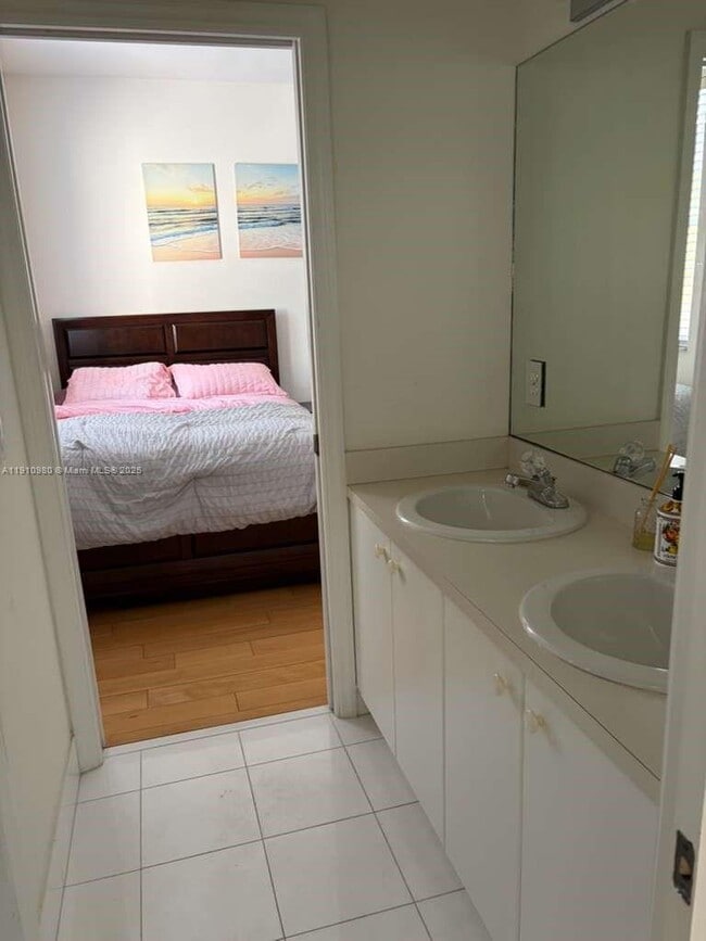 Building Photo - 8666 NW 114th Ave