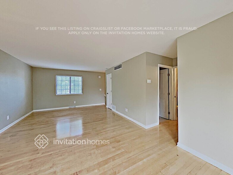 Building Photo - 10355 W 107th Ct