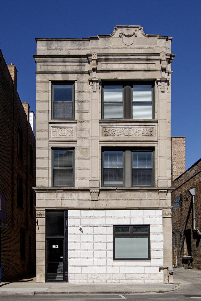 Building Photo - 2216 W Taylor St