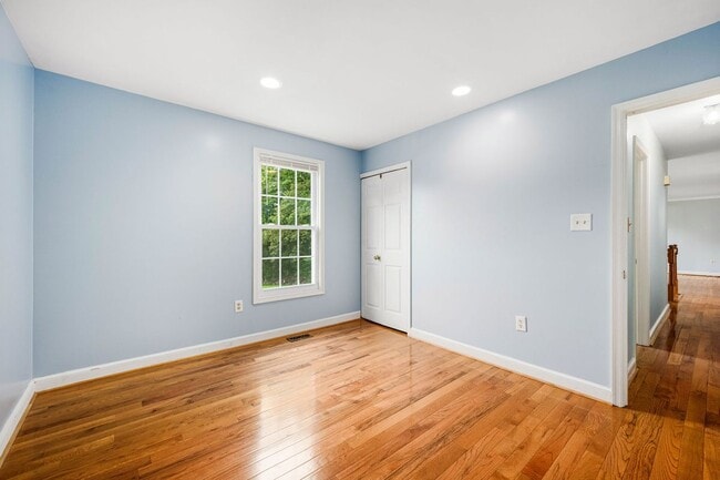Building Photo - 11821 Sinclair Ln