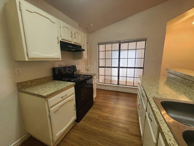 Building Photo - 4633 Carr St