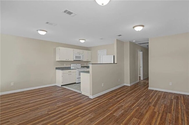 Building Photo - 389 Cherokee Ave