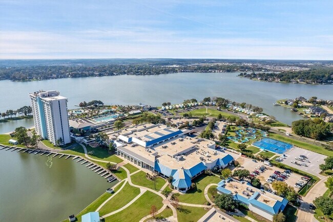 Building Photo - 3539 Balboa Cir