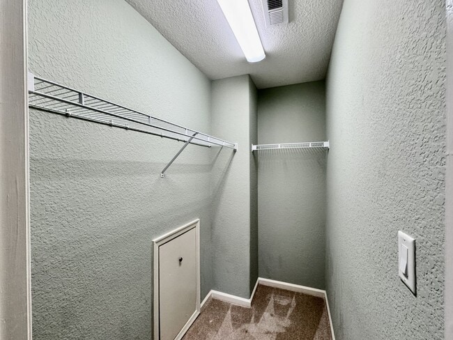 Building Photo - READY NOW!! End-Unit Loft-Style Condo w/1s...