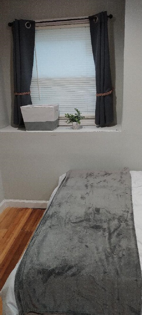 Building Photo - 1876 Princeton Ave