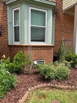 Building Photo - 339 Middle Oaks Dr