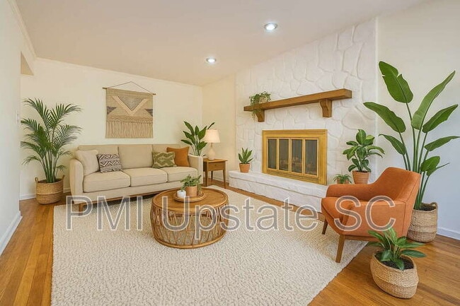 Building Photo - 28 Pine Grove Ln