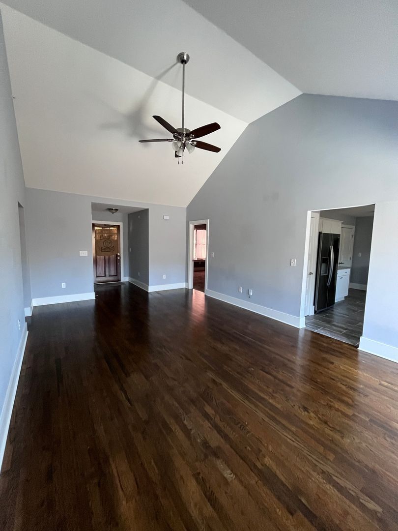 Building Photo - 509 Hickory Cir