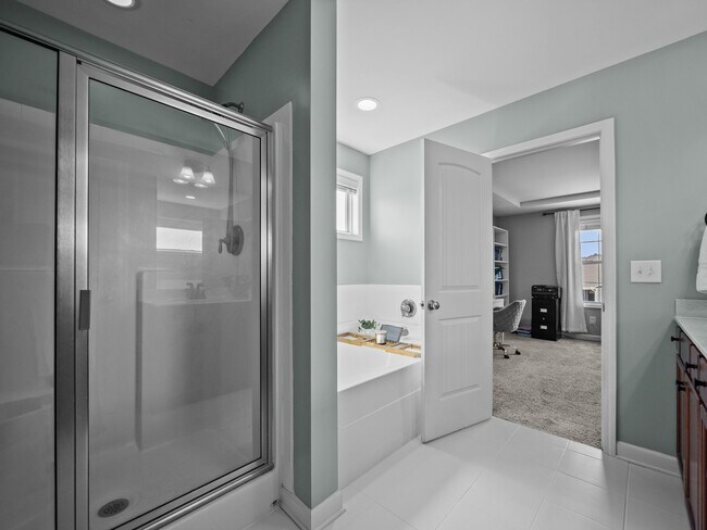 Building Photo - 509 Romper Rd