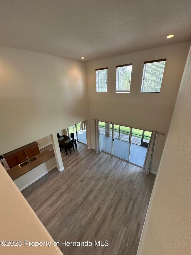 Building Photo - 14227 Wake Robin Dr