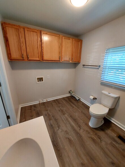 Bathroom with washer/dryer connection - 4041 Northampton Dr