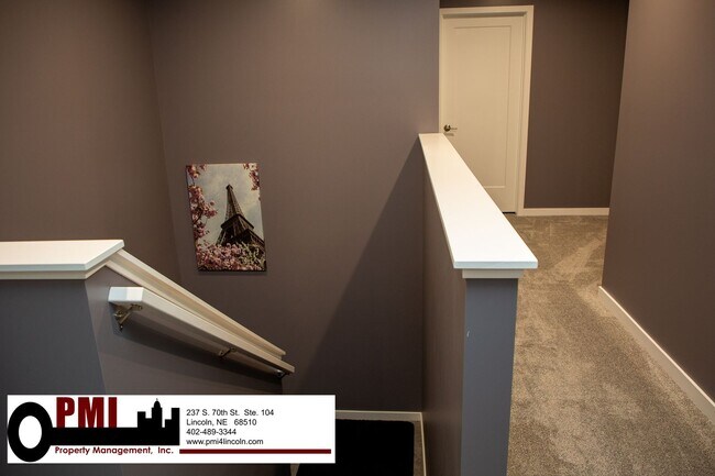 Building Photo - 256 N 105th St