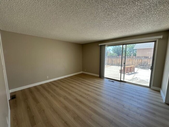 Building Photo - 3230 Wilma Dr