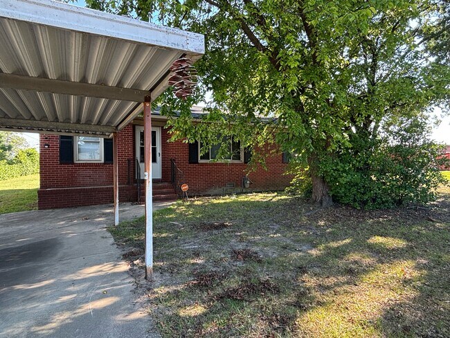 Building Photo - 4937 Walnut Dr