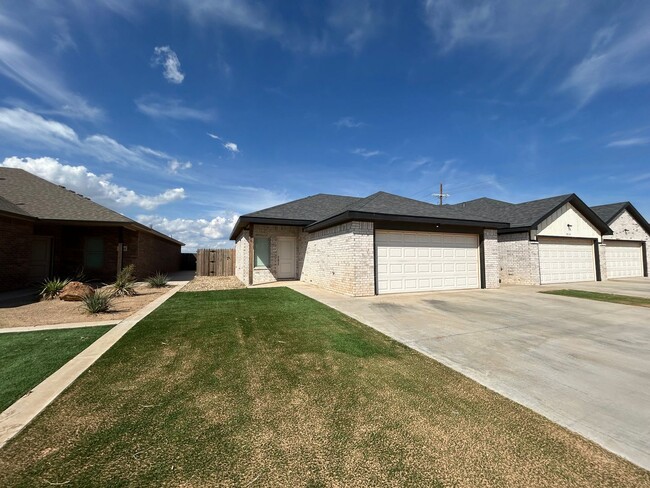 Primary Photo - Beautiful 3/3 Home Located in North Lubbock