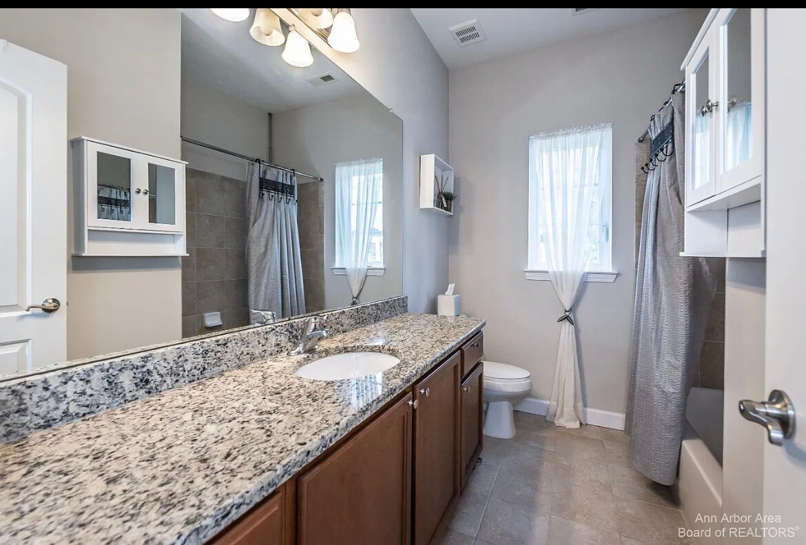 Building Photo - 5580 Arbor Chase Dr