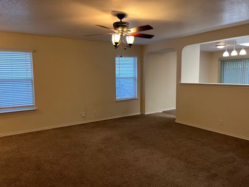 Building Photo - Immaculate 3/2 Rental-Close to Everything-...