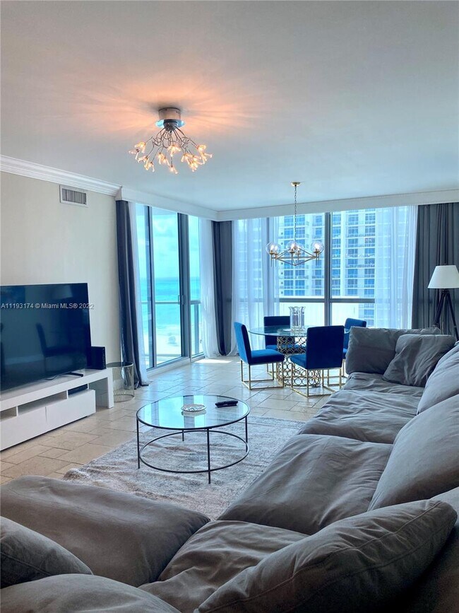 Building Photo - 3101 S Ocean Dr