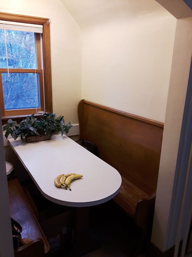 Building Photo - 2128-2130 E 2nd St