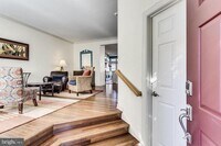 Building Photo - 901 Harrison Cir