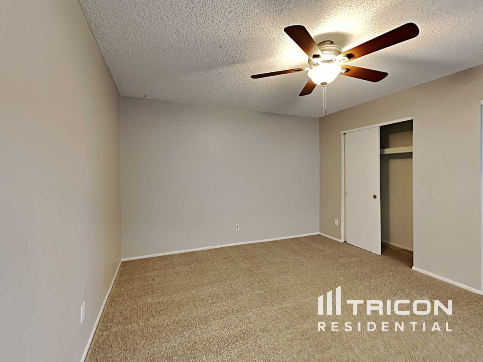 Building Photo - 4832 N 87th Ln