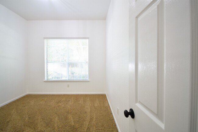 Building Photo - 34 S Rambling Ridge Pl