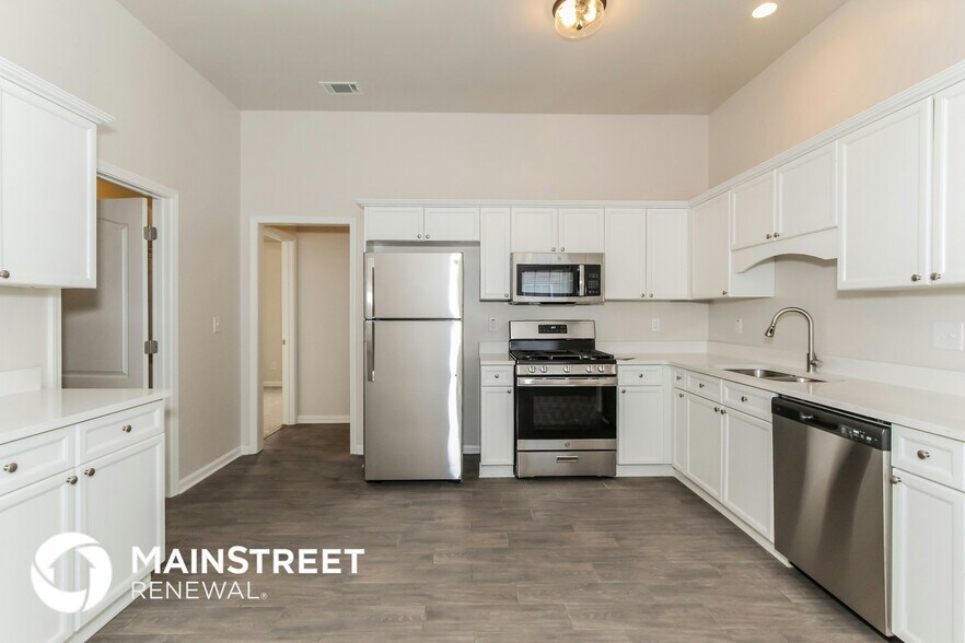 Building Photo - 269 Village Dr