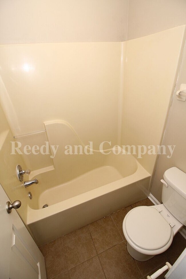 Building Photo - 9532 Chi Chi Cove