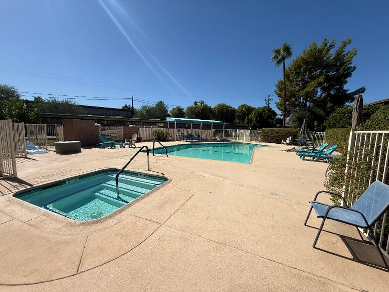 Building Photo - 77805 California Dr